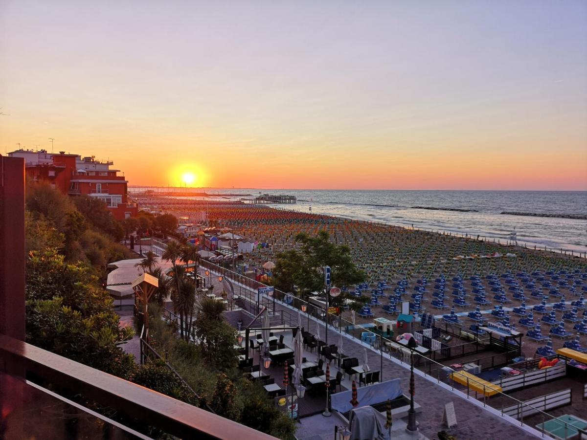 Hotel Athena B&B Gabicce Mare Bagian luar foto