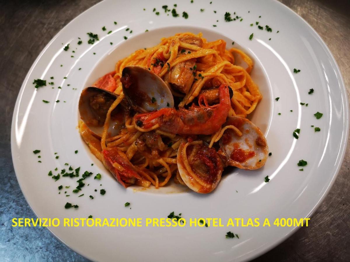 Hotel Athena B&B Gabicce Mare Bagian luar foto