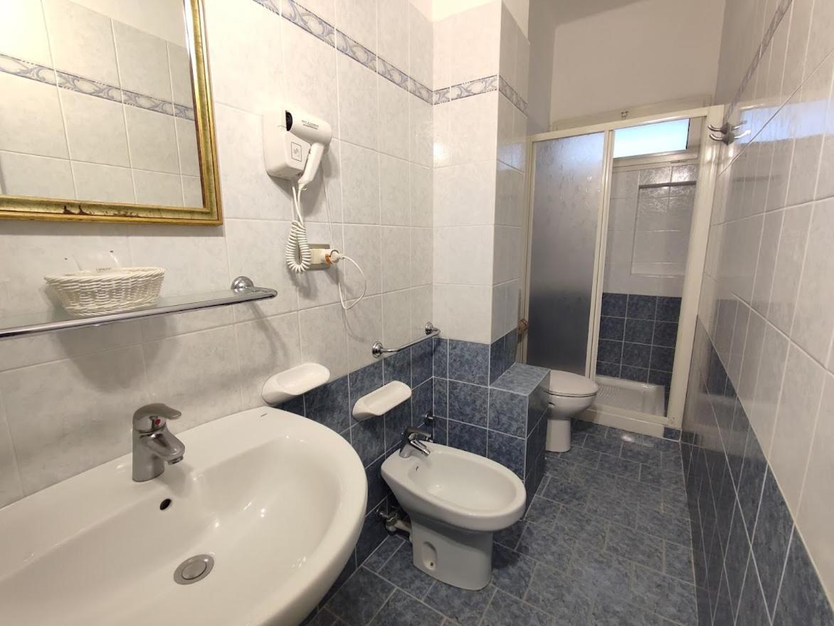 Hotel Athena B&B Gabicce Mare Bagian luar foto