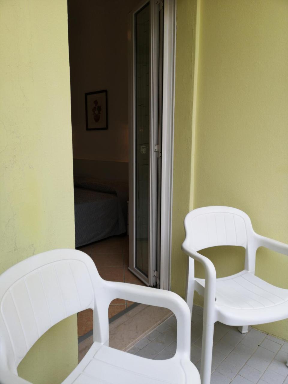 Hotel Athena B&B Gabicce Mare Bagian luar foto